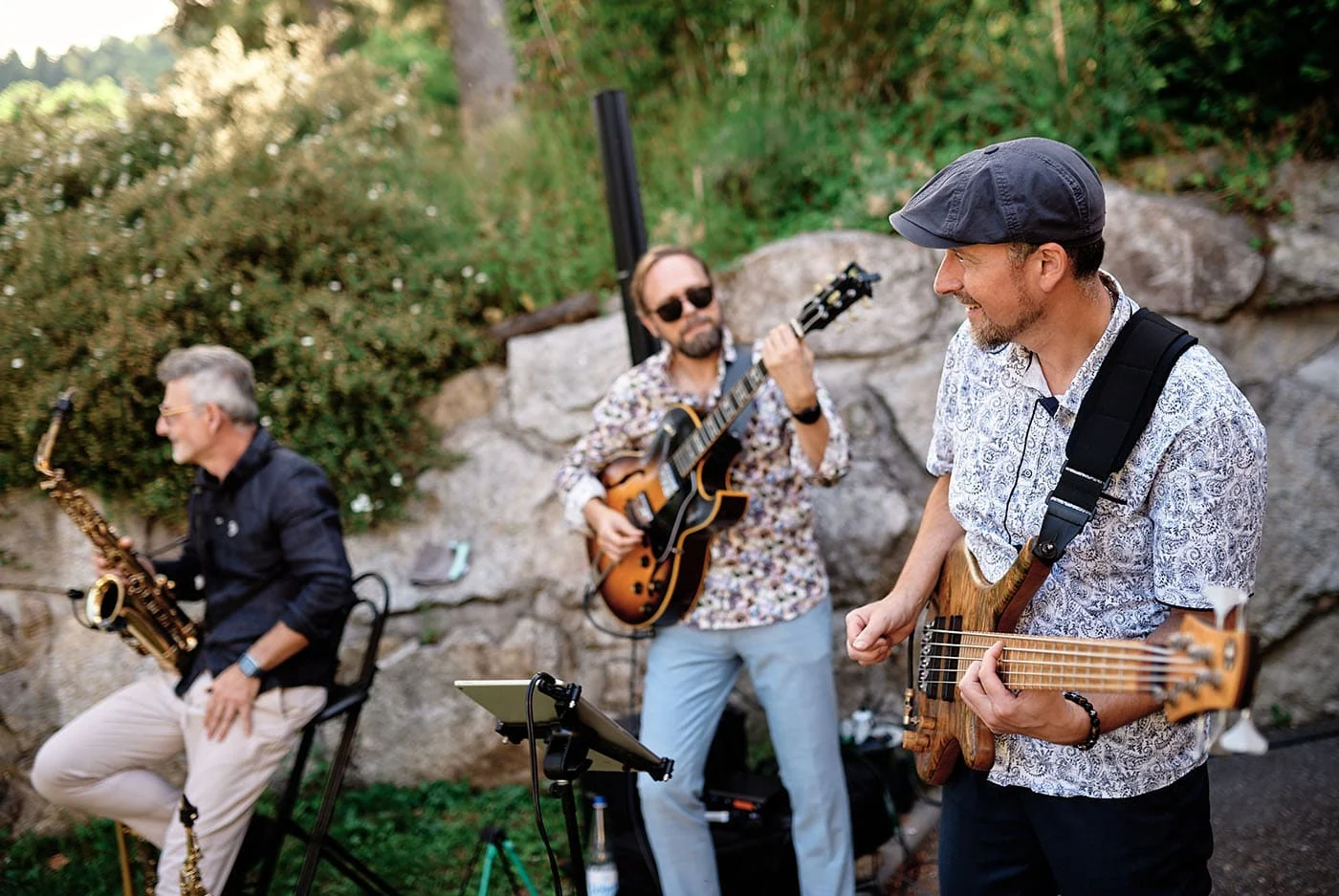Les artistes Music-Solutions réunis autour du chant et des instruments